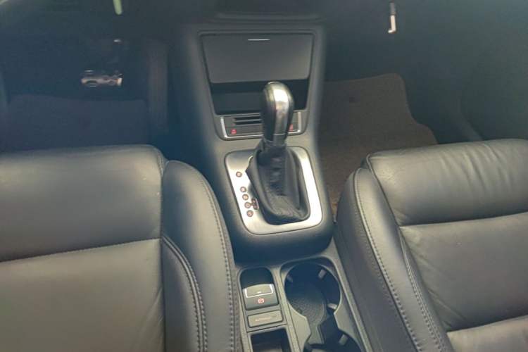 Used Volkswagen Tiguan 2015 1.8TSI Automatic Two-Wheel Drive Comfort Edition Gear Lever