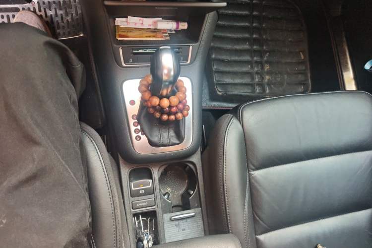 Used Volkswagen Tiguan 2015 1.8TSI Automatic Two-Wheel Drive Comfort Edition Gear Lever