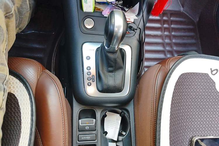 Used Volkswagen Tiguan 2015 1.8TSI Automatic All-Wheel-Drive Luxury Model Gear Lever