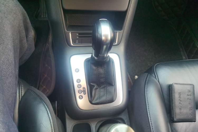 Used Volkswagen Tiguan 2015 1.8TSI Automatic Two-Wheel Drive Comfort Edition Gear Lever