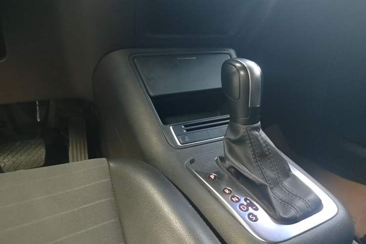 Used Volkswagen Tiguan 2015 1.8TSI Automatic Two-Wheel Drive Trend Edition Gear Lever