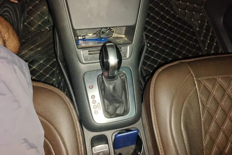 Used Volkswagen Tiguan 2015 1.8TSI Automatic Two-Wheel Drive Trend Edition Gear Lever