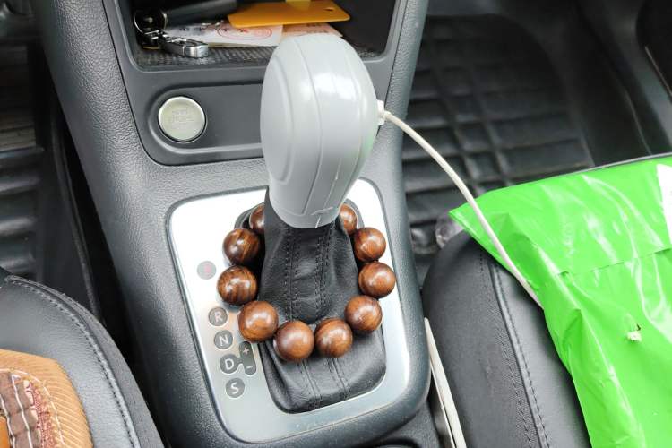 Used Volkswagen Tiguan 2015 1.8TSI Automatic Two-Wheel Drive Luxury Model Gear Lever