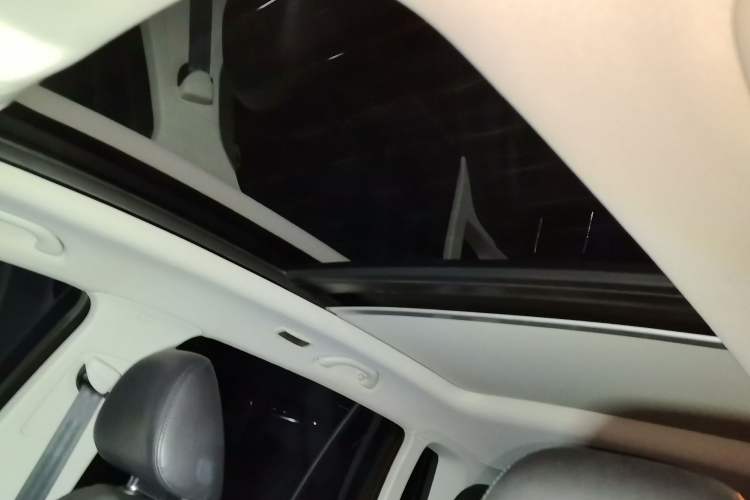 Used Volkswagen Tiguan 2015 1.8TSI Automatic Two-Wheel Drive Luxury Model Headliner