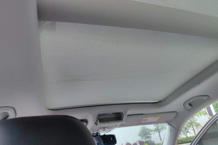 Used Volkswagen Tiguan 2015 1.8TSI Automatic Two-Wheel Drive Luxury Model Headliner