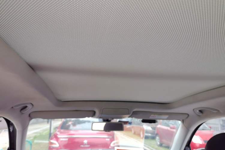 Used Volkswagen Tiguan 2015 1.8TSI Automatic Two-Wheel Drive Luxury Model Headliner