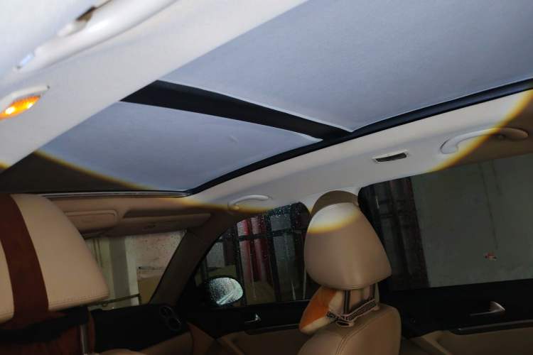 Used Volkswagen Tiguan 2015 1.8TSI Automatic Two-Wheel Drive Luxury Model Headliner