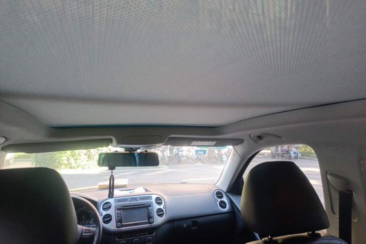 Used Volkswagen Tiguan 2015 1.8TSI Automatic Two-Wheel Drive Comfort Edition Headliner