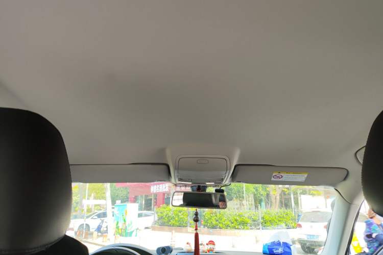 Used Volkswagen Tiguan 2015 1.8TSI Automatic All-Wheel Drive Comfort Edition Headliner