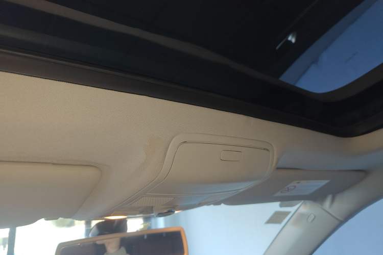 Used Volkswagen Tiguan 2015 1.8TSI Automatic Two-Wheel Drive Luxury Model Headliner