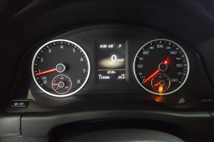 Used Volkswagen Tiguan 2015 1.8TSI Automatic All-Wheel-Drive Luxury Model Instrument Cluster