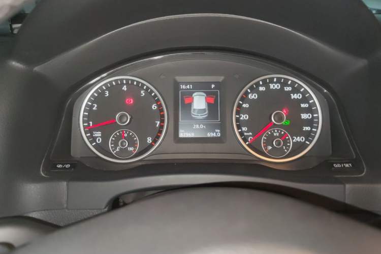 Used Volkswagen Tiguan 2015 1.8TSI Automatic Two-Wheel Drive Luxury Model Instrument Cluster