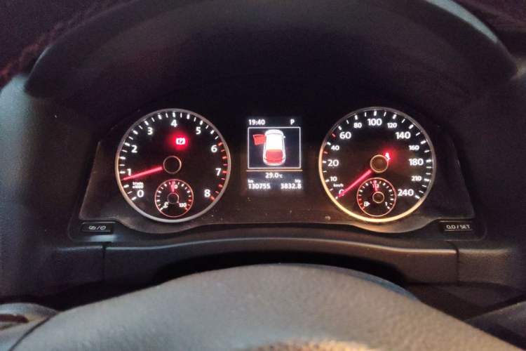Used Volkswagen Tiguan 2015 1.8TSI Automatic Two-Wheel Drive Luxury Model Instrument Cluster
