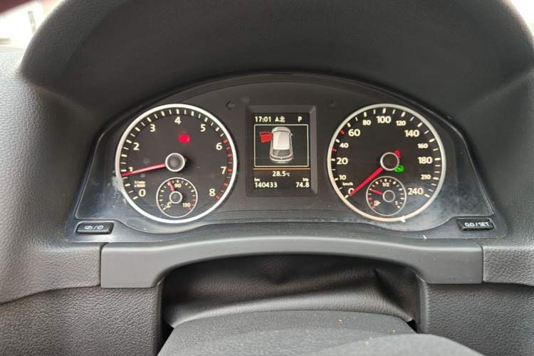 Used Volkswagen Tiguan 2015 1.8TSI Automatic All-Wheel-Drive Luxury Model Instrument Cluster