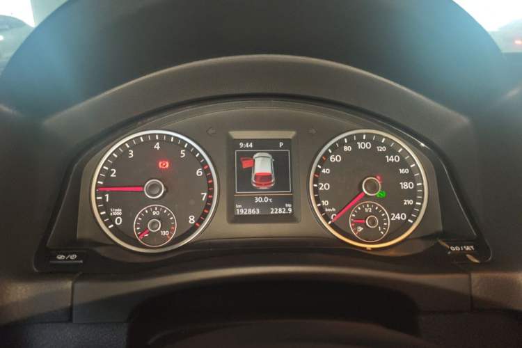 Used Volkswagen Tiguan 2015 1.8TSI Automatic Two-Wheel Drive Luxury Model Instrument Cluster
