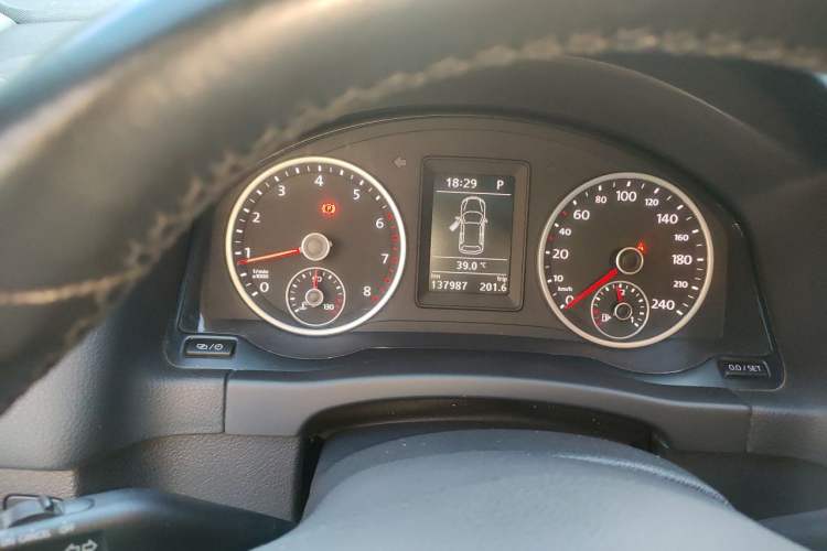 Used Volkswagen Tiguan 2015 1.8TSI Automatic Two-Wheel Drive Comfort Edition Instrument Cluster