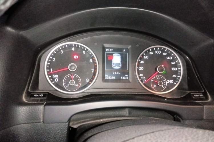 Used Volkswagen Tiguan 2015 1.8TSI Automatic Two-Wheel Drive Luxury Model Instrument Cluster