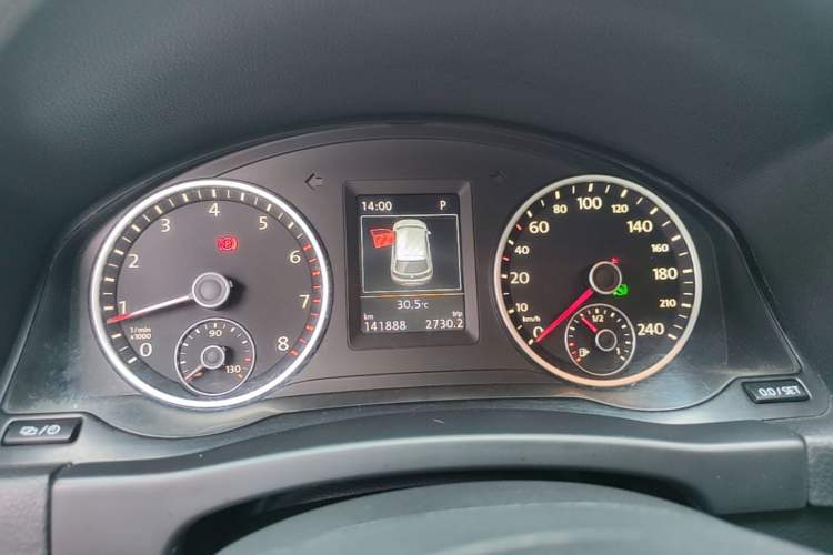 Used Volkswagen Tiguan 2015 2.0 TSI Automatic All-Wheel Drive Luxury Edition Instrument Cluster