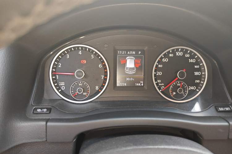 Used Volkswagen Tiguan 2015 1.8TSI Automatic Two-Wheel Drive Luxury Model Instrument Cluster