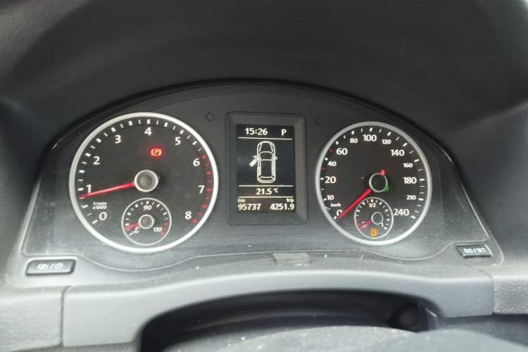 Used Volkswagen Tiguan 2015 1.8TSI Automatic Two-Wheel Drive Comfort Edition Instrument Cluster