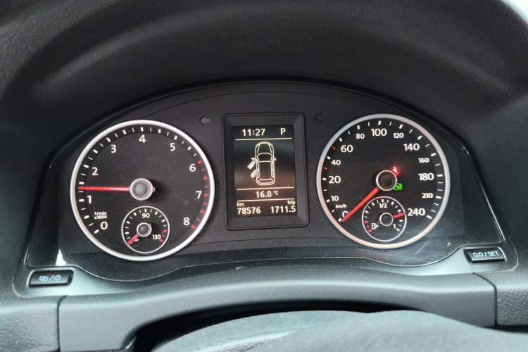 Used Volkswagen Tiguan 2015 1.8TSI Automatic Two-Wheel Drive Comfort Edition Instrument Cluster