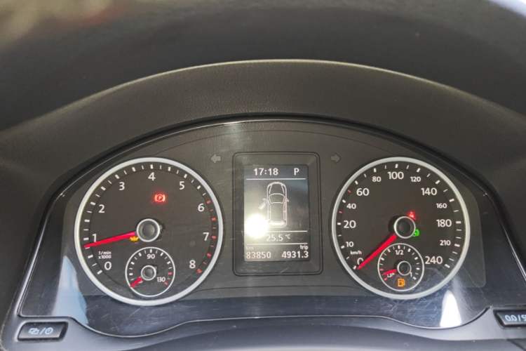 Used Volkswagen Tiguan 2015 1.8TSI Automatic Two-Wheel Drive Comfort Edition Instrument Cluster