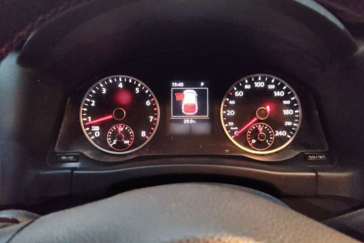 Used Volkswagen Tiguan 2015 1.8TSI Automatic Two-Wheel Drive Luxury Model Instrument Cluster