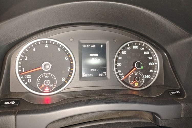 Used Volkswagen Tiguan 2015 1.8TSI Automatic Two-Wheel Drive Luxury Model Instrument Cluster