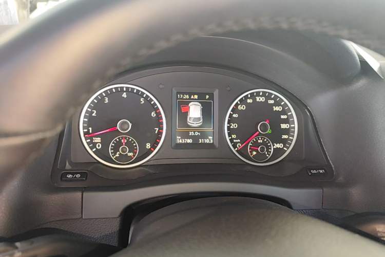 Used Volkswagen Tiguan 2015 1.8TSI Automatic Two-Wheel Drive Luxury Model Instrument Cluster