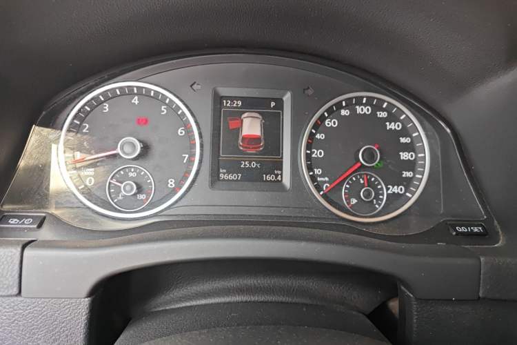 Used Volkswagen Tiguan 2015 1.8TSI Automatic Two-Wheel Drive Luxury Model Instrument Cluster