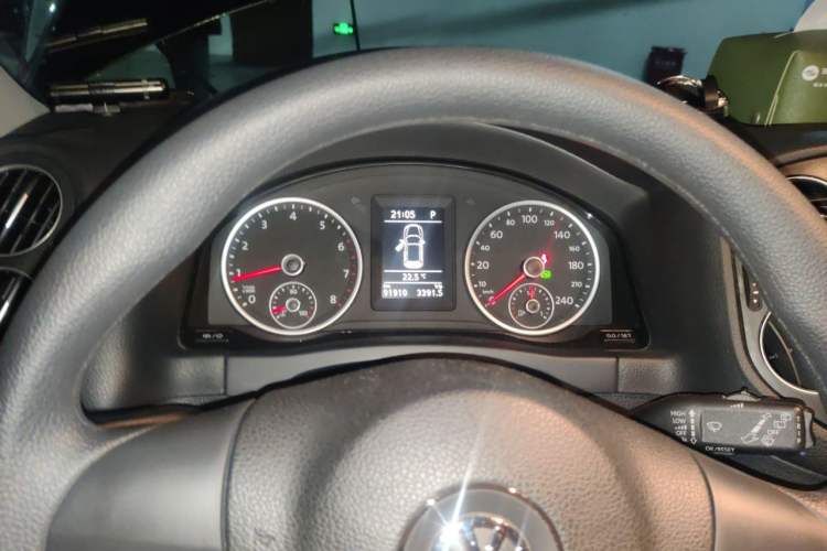 Used Volkswagen Tiguan 2015 1.8TSI Automatic Two-Wheel Drive Comfort Edition Instrument Cluster