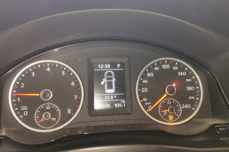 Used Volkswagen Tiguan 2015 1.8TSI Automatic Two-Wheel Drive Trend Edition Instrument Cluster