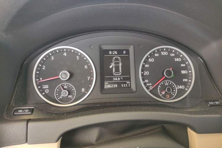 Used Volkswagen Tiguan 2015 1.8TSI Automatic Two-Wheel Drive Trend Edition Instrument Cluster