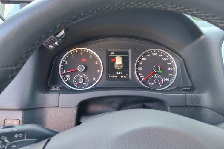 Used Volkswagen Tiguan 2015 1.8TSI Automatic All-Wheel-Drive Luxury Model Instrument Cluster