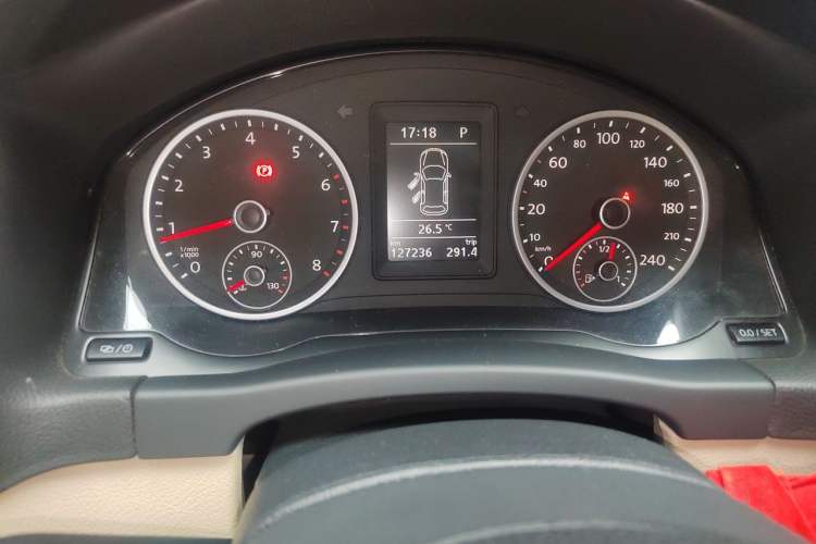Used Volkswagen Tiguan 2015 1.8TSI Automatic All-Wheel Drive Style Vision Edition Instrument Cluster