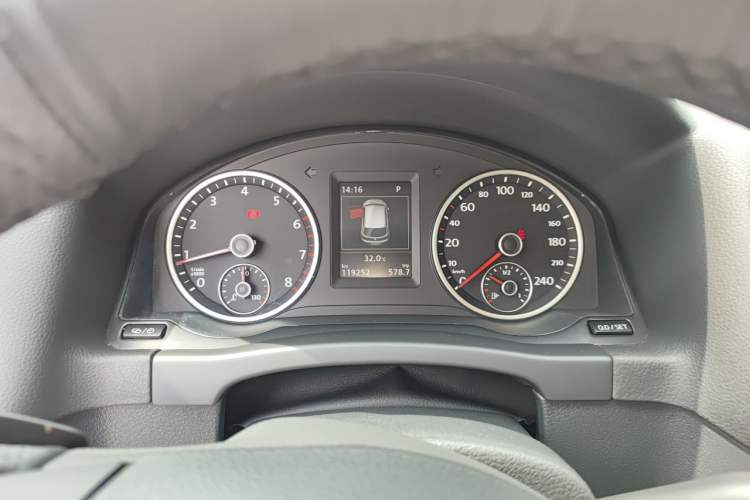 Used Volkswagen Tiguan 2015 1.8TSI Automatic Two-Wheel Drive Luxury Model Instrument Cluster