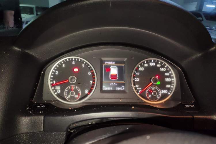 Used Volkswagen Tiguan 2015 1.8TSI Automatic Two-Wheel Drive Luxury Model Instrument Cluster