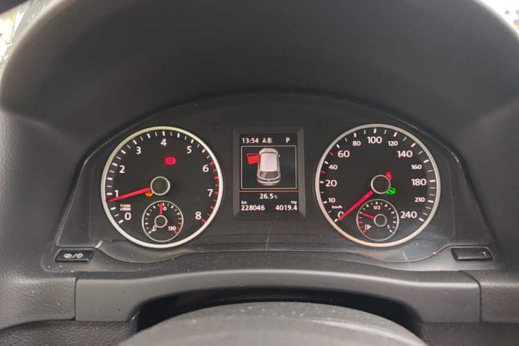 Used Volkswagen Tiguan 2015 1.8TSI Automatic Two-Wheel Drive Luxury Model Instrument Cluster