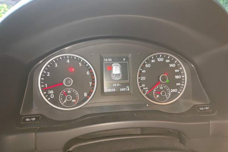Used Volkswagen Tiguan 2015 1.8TSI Automatic All-Wheel-Drive Luxury Model Instrument Cluster