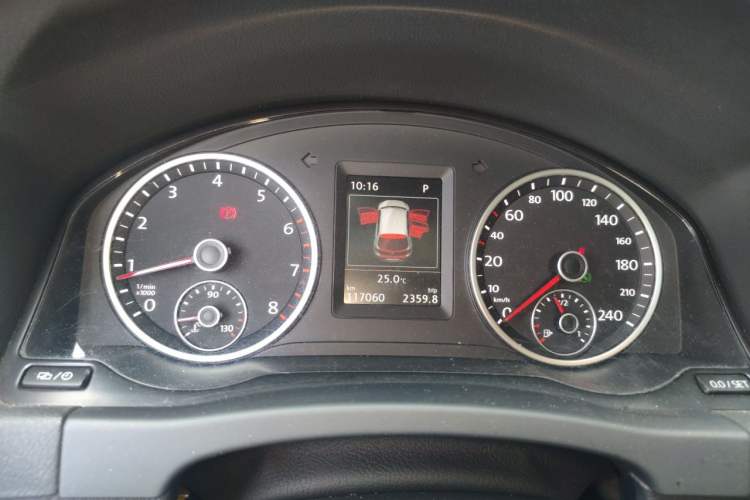 Used Volkswagen Tiguan 2015 1.8TSI Automatic Two-Wheel Drive Luxury Model Instrument Cluster