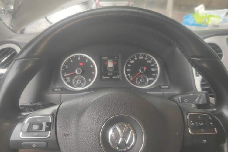 Used Volkswagen Tiguan 2015 1.8TSI Automatic Two-Wheel Drive Luxury Model Instrument Cluster