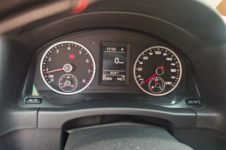 Used Volkswagen Tiguan 2015 1.8TSI Automatic Two-Wheel Drive Comfort Edition Instrument Cluster