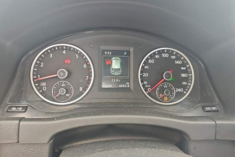 Used Volkswagen Tiguan 2015 1.8TSI Automatic Two-Wheel Drive Luxury Model Instrument Cluster