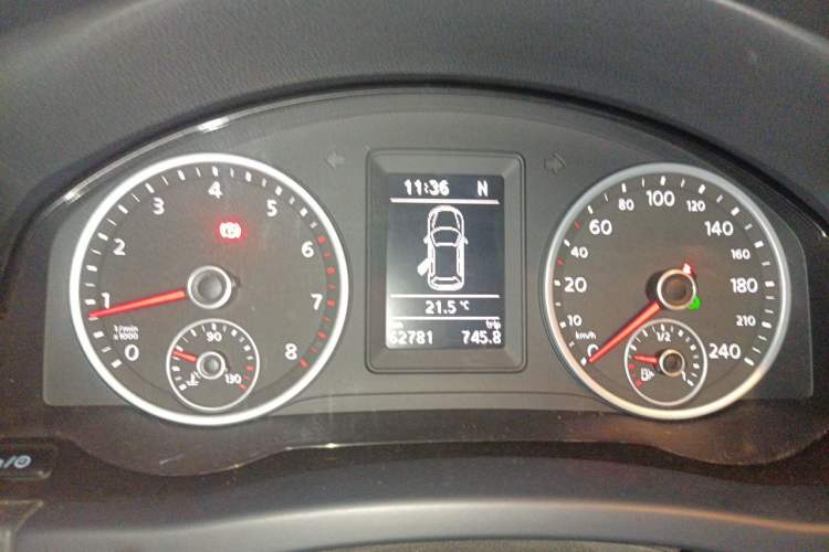 Used Volkswagen Tiguan 2015 1.8TSI Automatic Two-Wheel Drive Comfort Edition Instrument Cluster