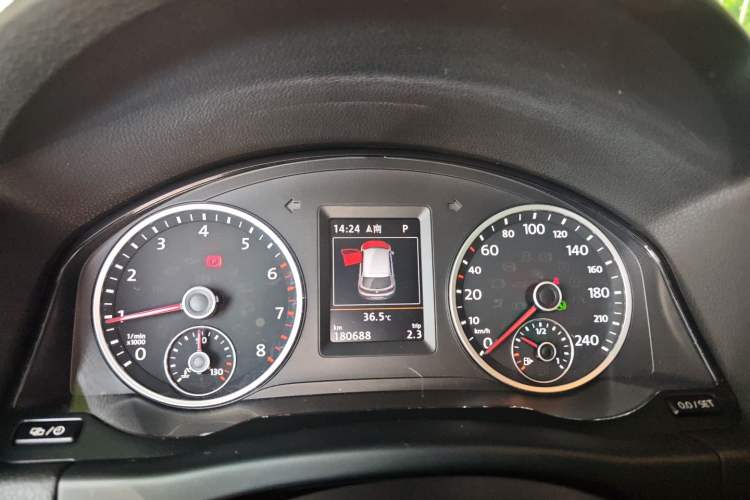 Used Volkswagen Tiguan 2015 2.0 TSI Comfort Edition Instrument Cluster