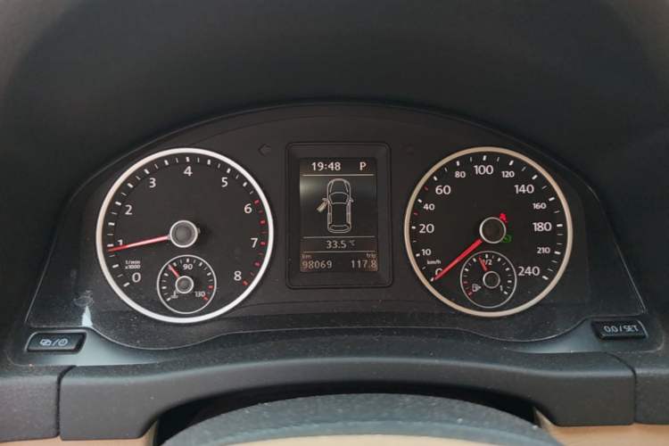 Used Volkswagen Tiguan 2015 1.8TSI Automatic Two-Wheel Drive Comfort Edition Instrument Cluster