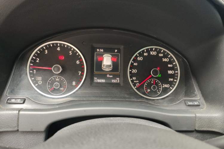 Used Volkswagen Tiguan 2015 1.8TSI Automatic Two-Wheel Drive Luxury Model Instrument Cluster