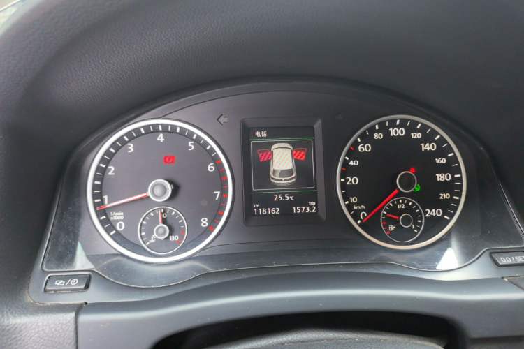 Used Volkswagen Tiguan 2015 2.0 TSI Automatic All-Wheel Drive Flagship Edition Instrument Cluster
