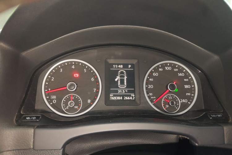 Used Volkswagen Tiguan 2015 1.8TSI Automatic Two-Wheel Drive Trend Edition Instrument Cluster