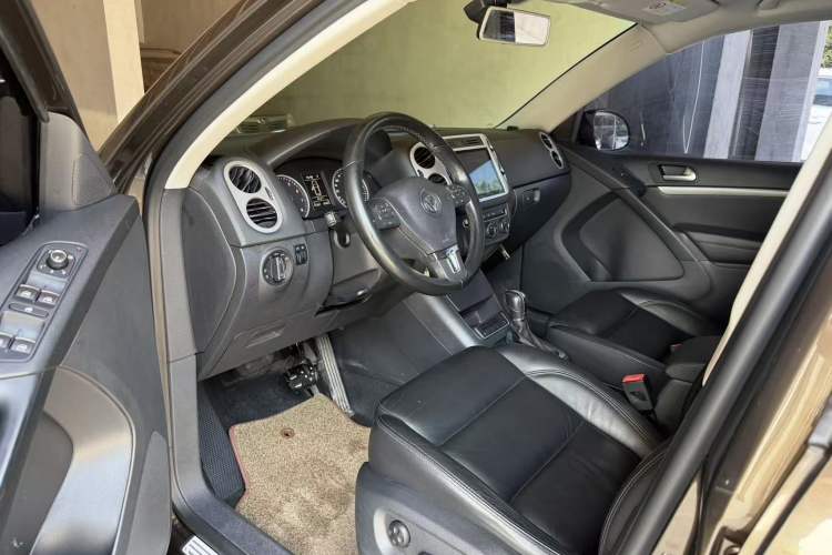 Used Volkswagen Tiguan 2015 1.8TSI Automatic Two-Wheel Drive Comfort Edition Interior 1